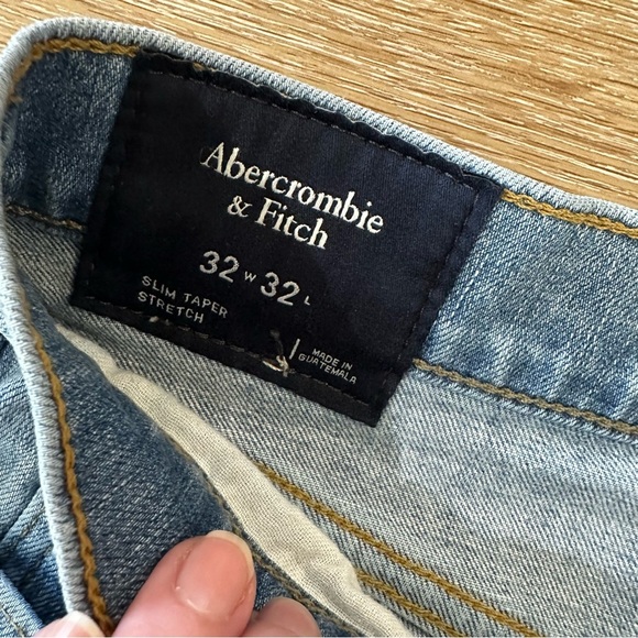 Abercrombie & Fitch Men’s Slim Taper Stretch Distressed Denim Jeans Sz 32 GUC - Picture 6 of 9